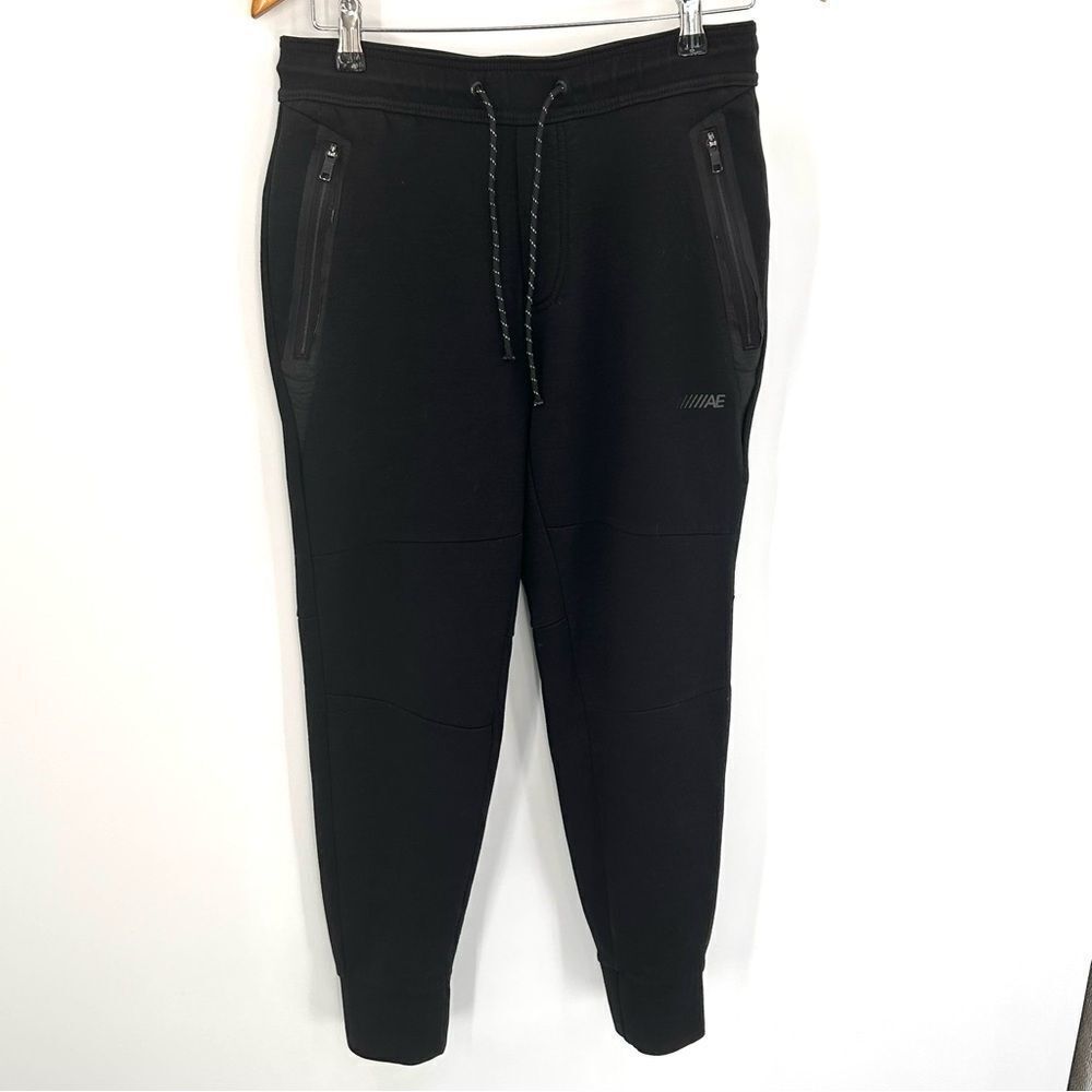 American Eagle black men’s joggers with zippers size small
